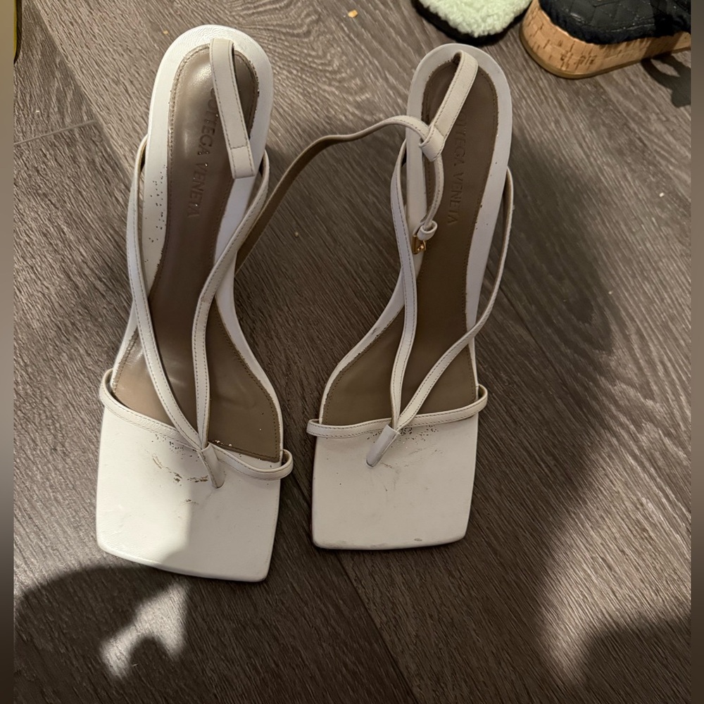 Elegant White Bottega Veneta Strappy Sandals